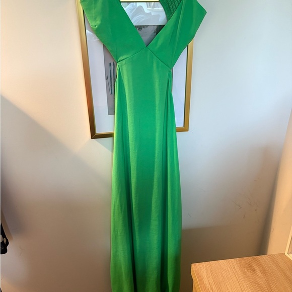 Green backless Dress - Picture 1 of 3